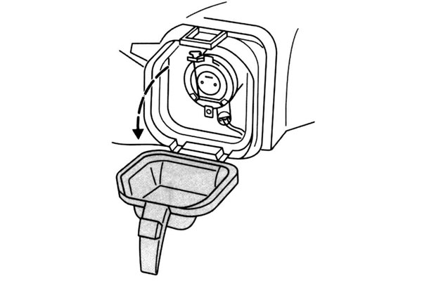 Открыв крышку можно высушить запотевшие фары